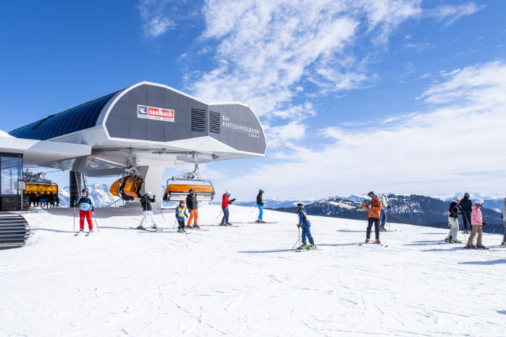 Moderner 8er- Sessellift